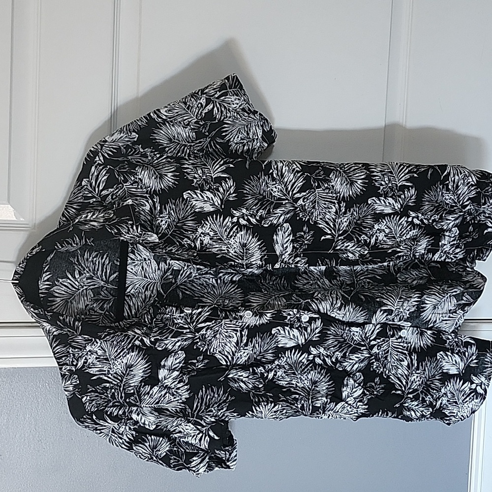 Black and White Casual Button Down Shirt and short Co-ord Tropical Floral Print - Picture 3 of 9